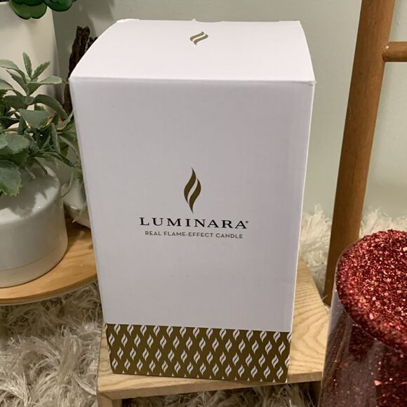 Luminara Red Glitter 7” Red Pillar Flameless Indoor Candle With Remote - Picture 12 of 17